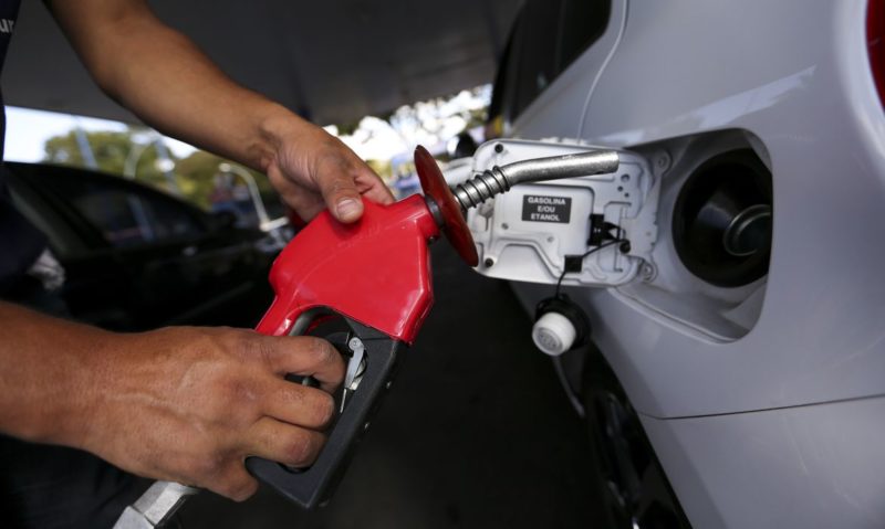 Catarinenses preparem os bolsos: gasolina deve ultrapassar R$ 7 o litro
