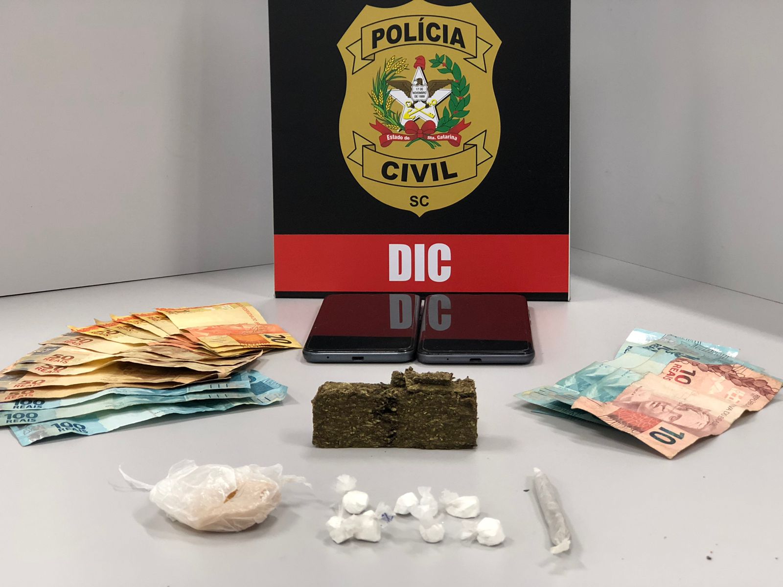 Polícia Civil fecha ponto de venda de drogas no Alto Vale