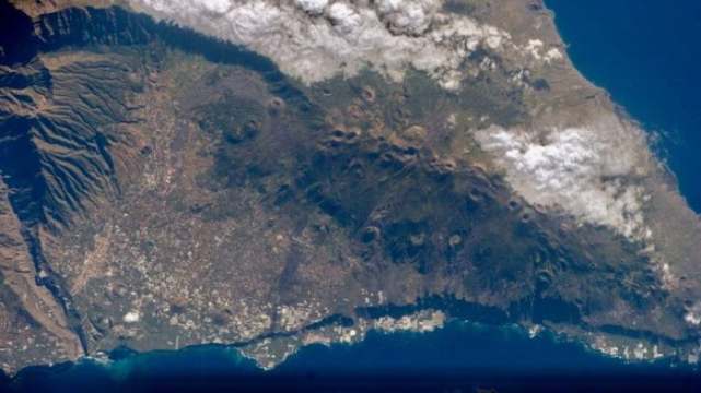 Vulcão que pode causar tsunami no Brasil entra em sinal de alerta depois de décadas adormecido