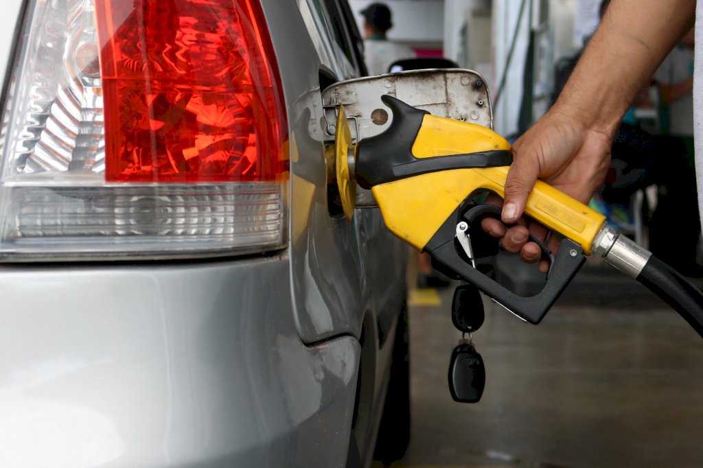 Petrobras reduz preços da gasolina e diesel para distribuidoras