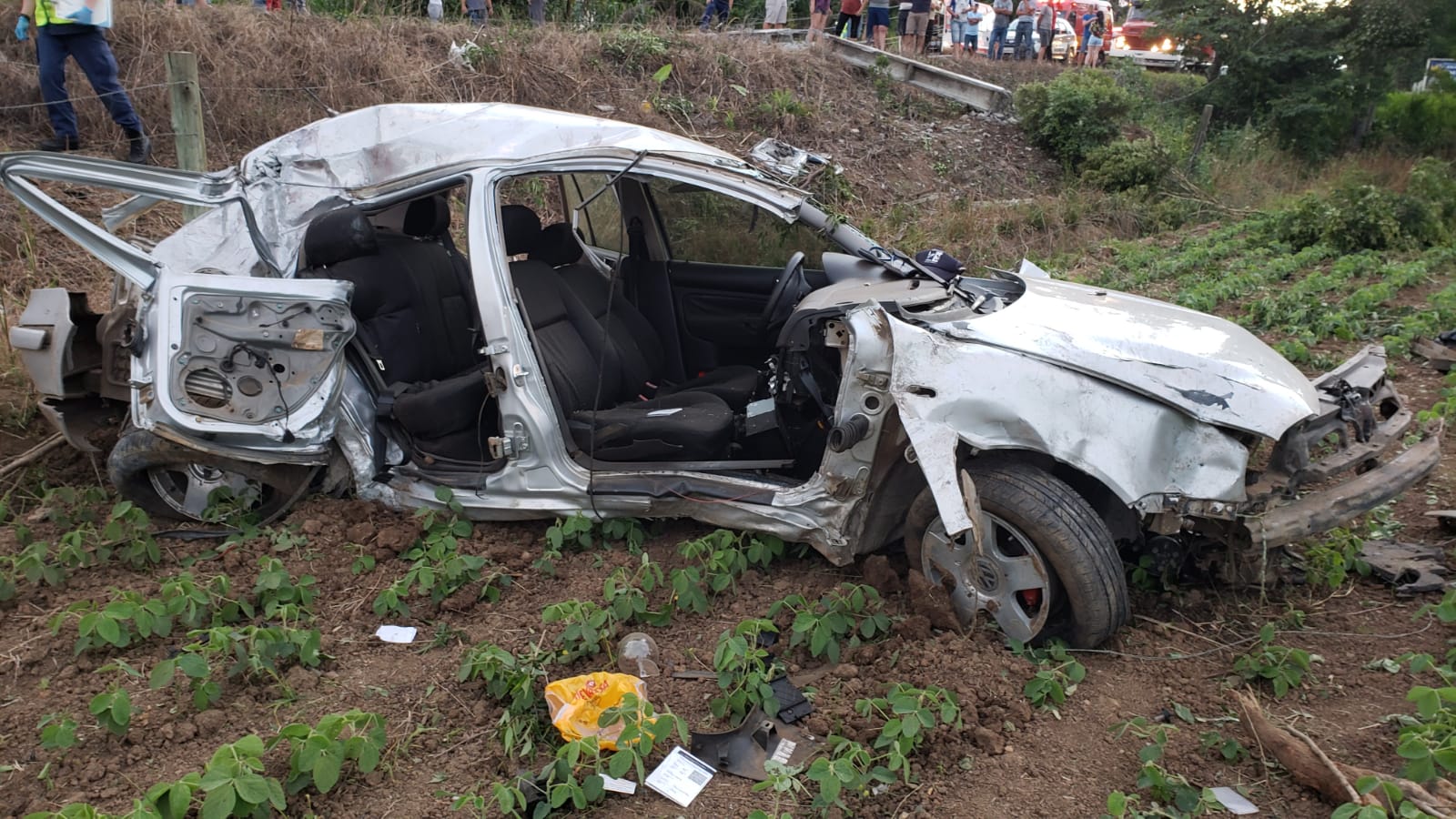 Carro de Taió se envolve em grave acidente em Rio do Campo; veja as fotos