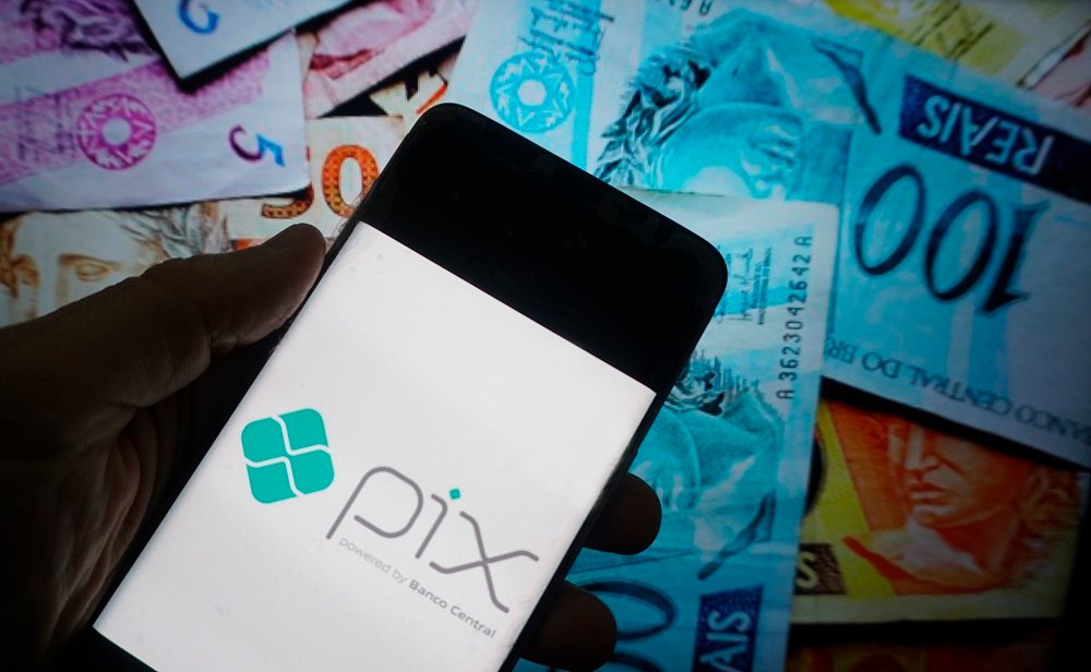 Pix bate recorde e aproxima-se de 180 milhões de transações em um dia