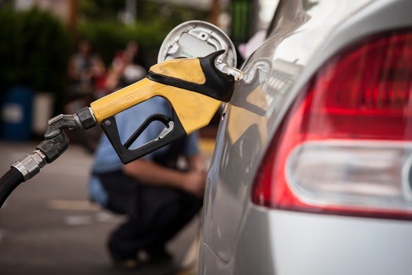 Petrobras anuncia redução do preço da gasolina em 3%