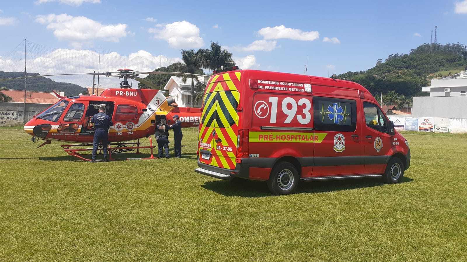 Helicóptero Arcanjo é acionado para transferir paciente no Alto Vale