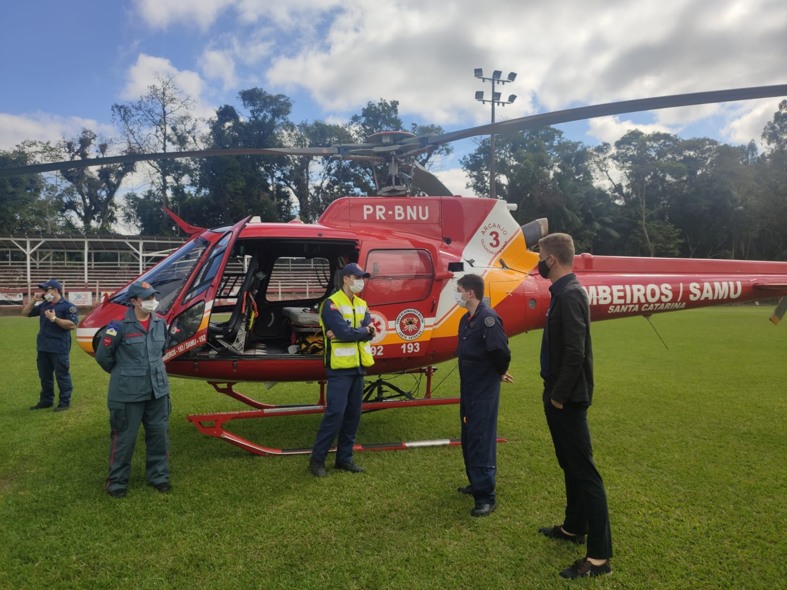 Helicóptero Arcanjo é acionado para atender a paciente em Taió