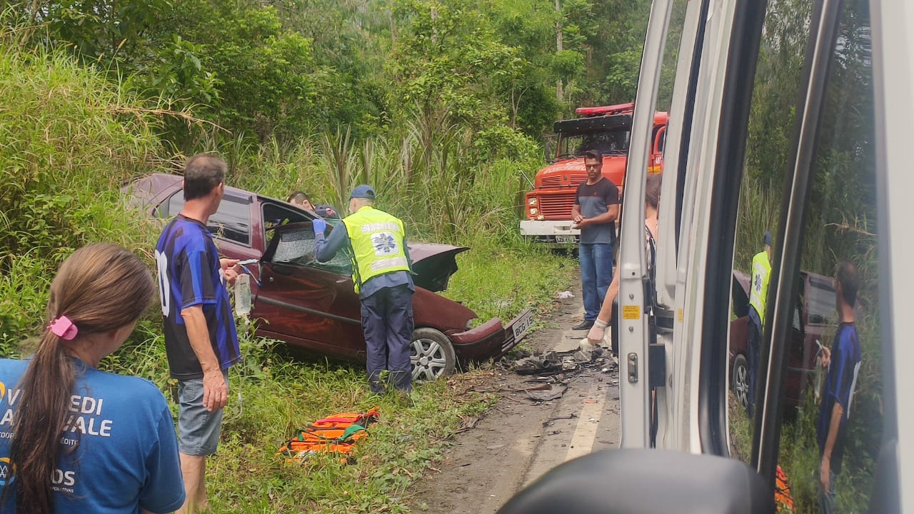 FOTOS: Grave acidente deixa 2 óbitos na SC-350 em Ribeirão da Vargem I – Taió
