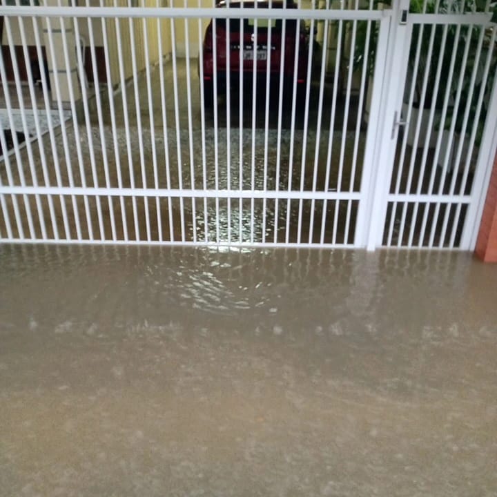 Após forte chuva, alagamentos em residências e deslizamentos de terra foram registrados em Taió pela Defesa Civil; fotos