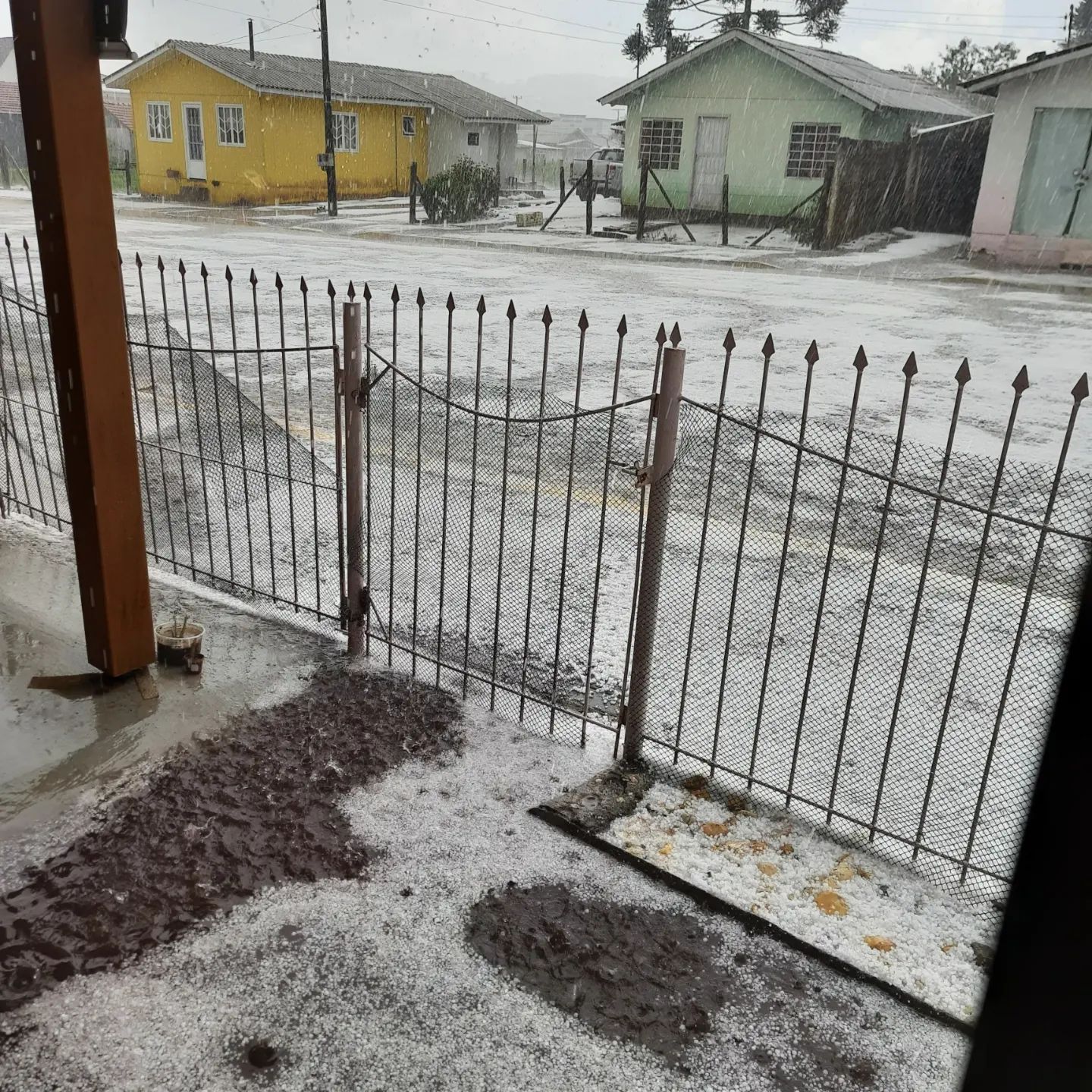FOTOS: Parece Neve! Forte chuva de granizo atinge a cidade de Urupema na Serra Catarinense