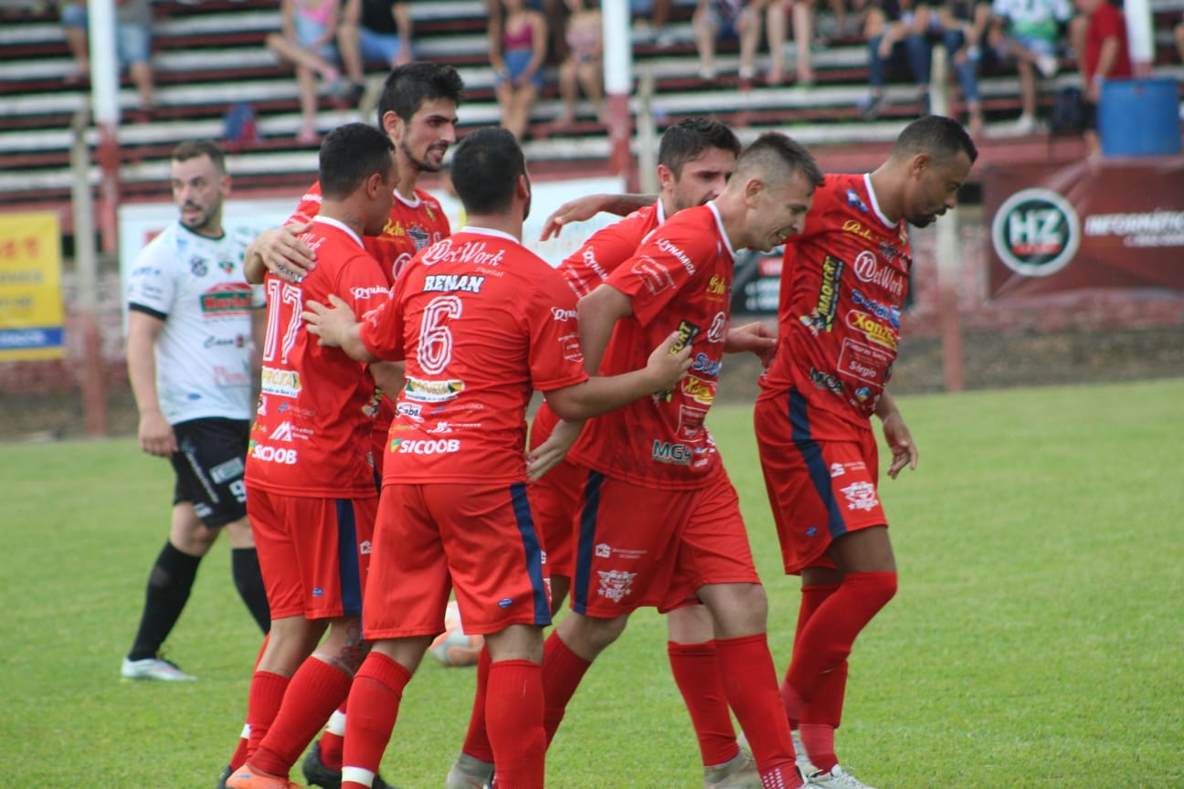Poço Rico é o segundo time nas semifinais da Série A “Taça Sicredi”