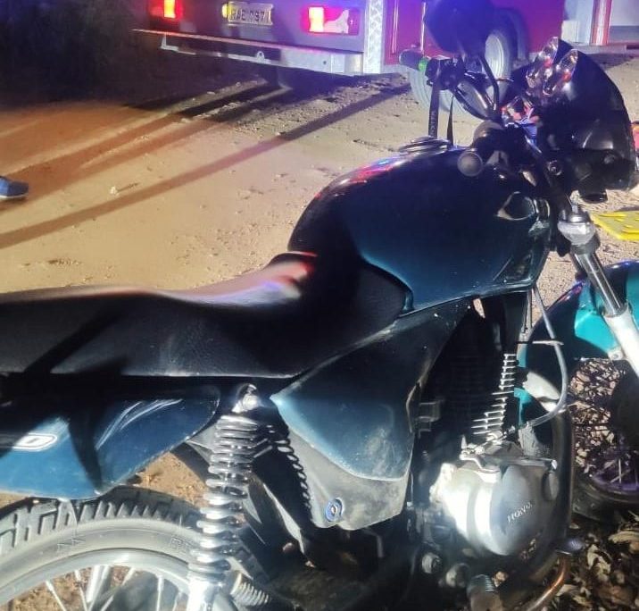 Queda de moto deixa duas pessoas feridas no Alto Vale