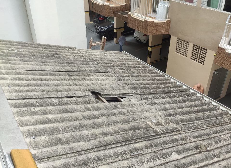 Criança de 3 anos sobrevive após cair de 6º andar de apartamento em SC