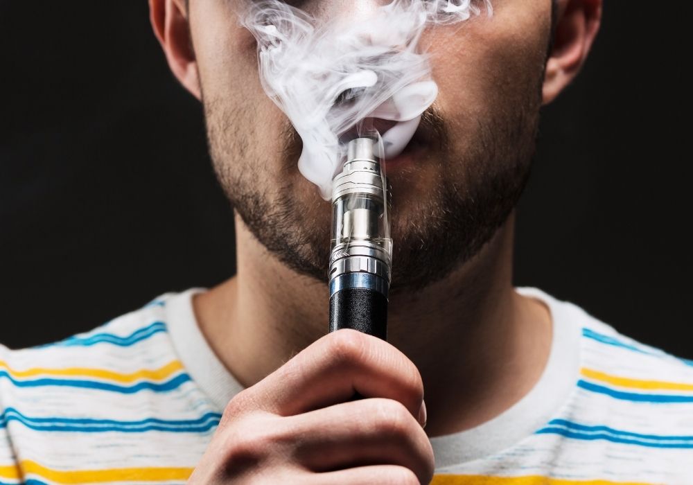 Homem tem pulmão perfurado pelo uso de cigarro eletrônico