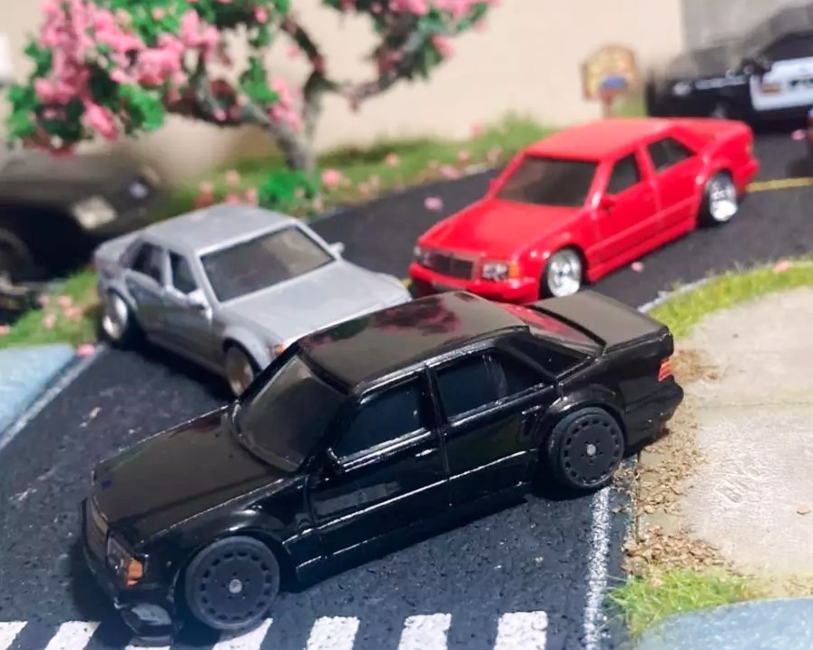 Apaixonado por carros, catarinense produz miniaturas de veículos e comercializa na internet