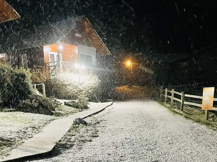 Serra de SC registra neve pelo segundo dia consecutivo