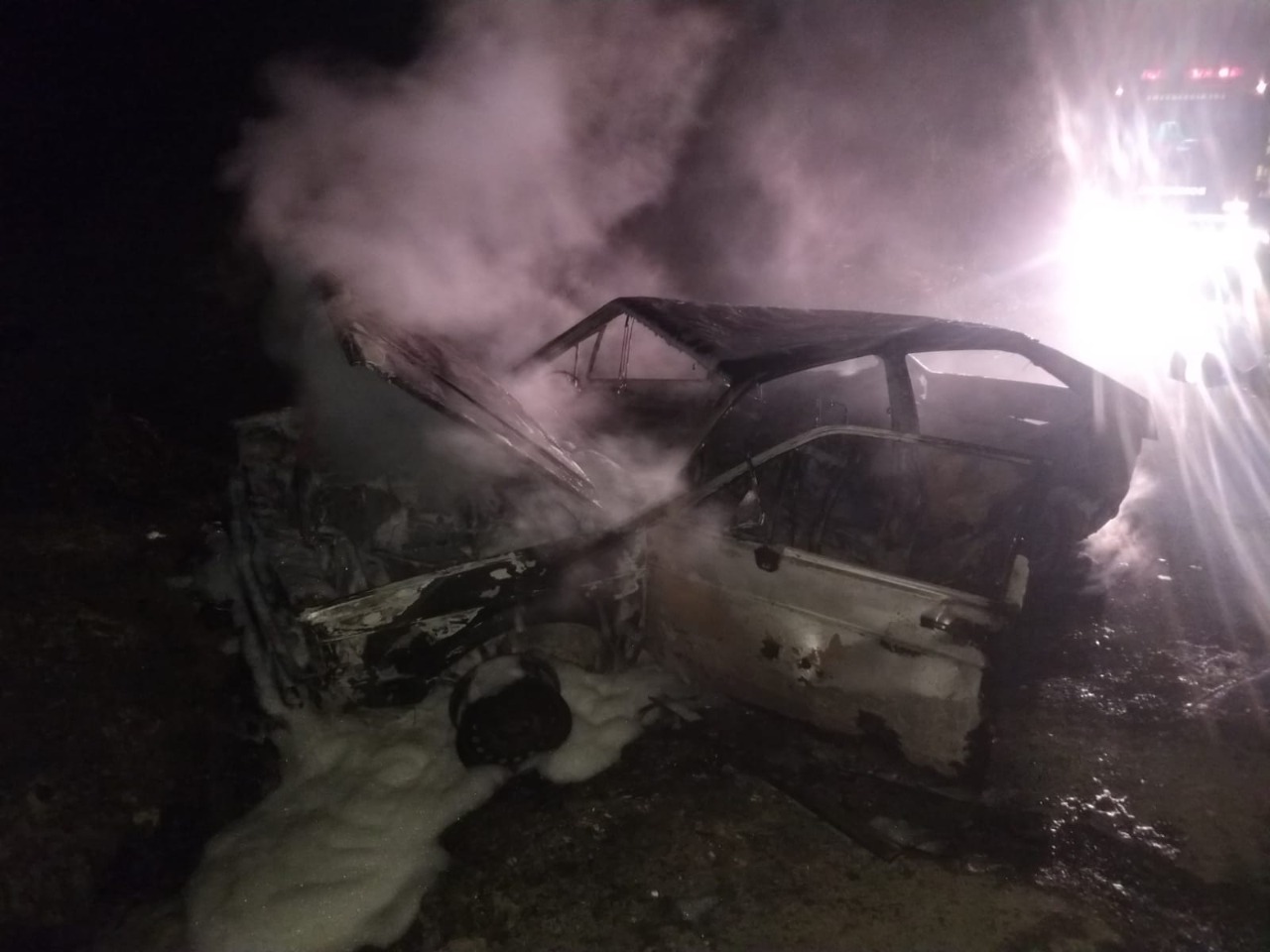 Incêndio destrói veículo no Alto Vale