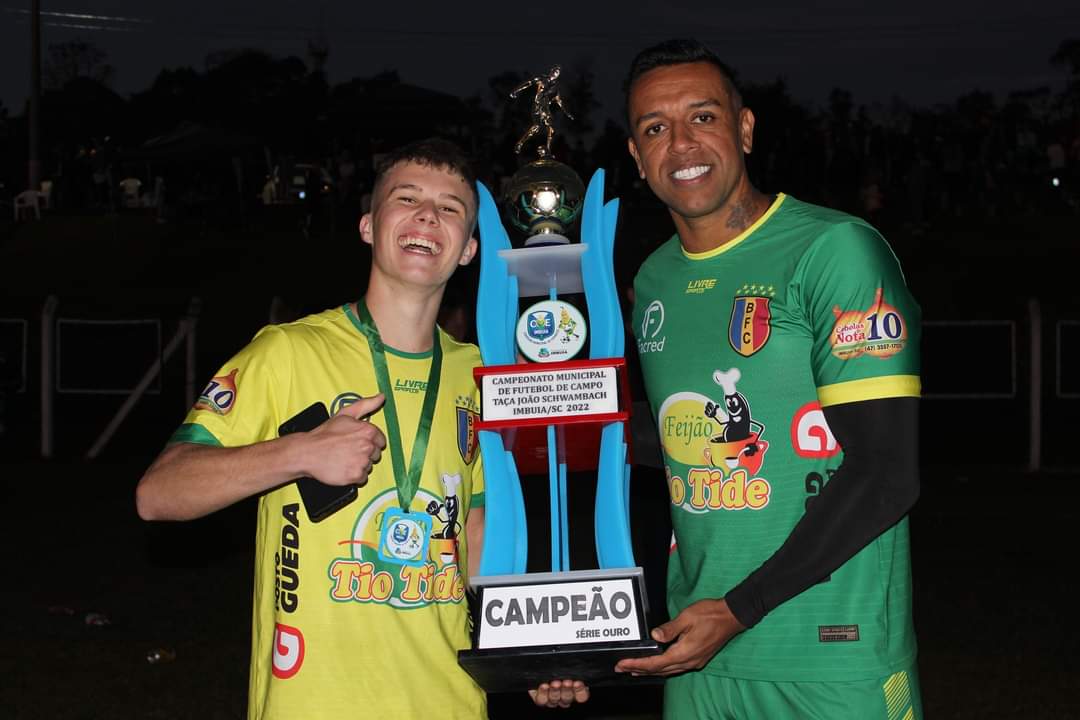 Ex-Botafogo, São Paulo e Vasco, goleiro Sidão é campeão municipal em cidade do Alto Vale