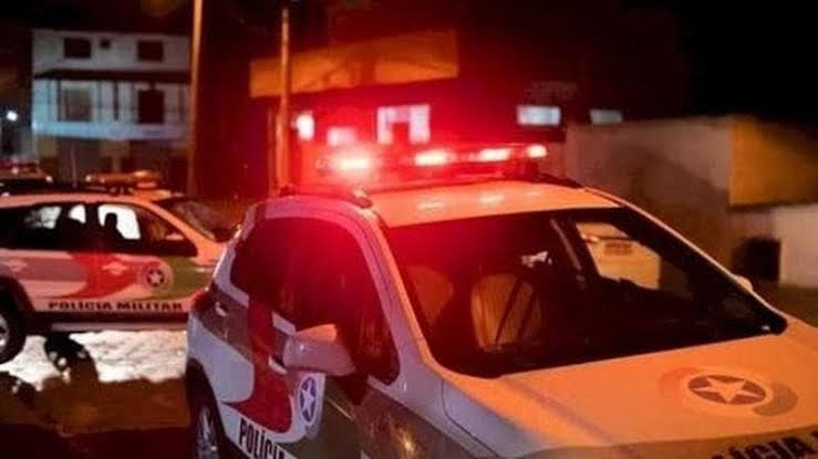 Polícia Militar de Rio do Sul prende homem por posse de arma de fogo, em Rio do Sul