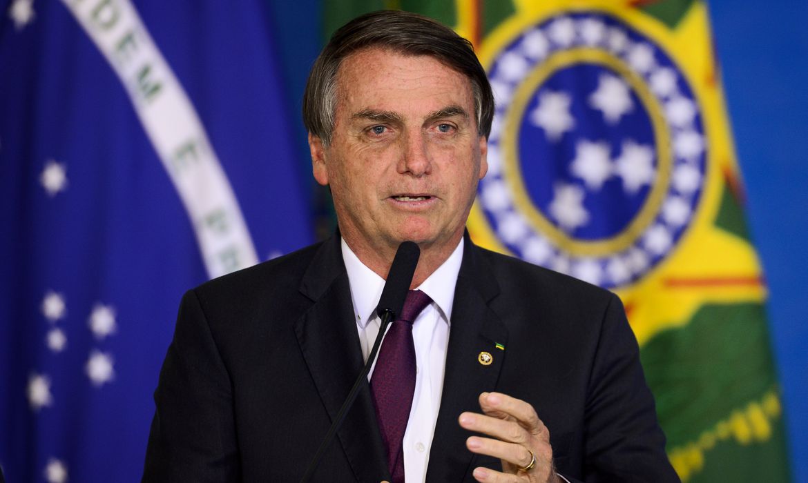 “A Petrobras pode mergulhar o Brasil num caos”, afirma Bolsonaro após anúncio de aumento nos combustíveis