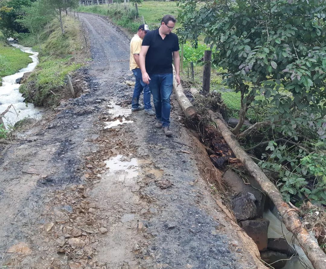 Prefeito de Pouso Redondo avalia locais afetados pelas chuvas