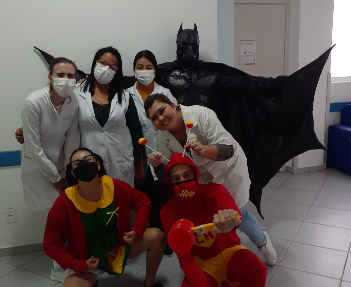 Voluntários proporcionam momentos de alegria no Hospital Beatriz Ramos
