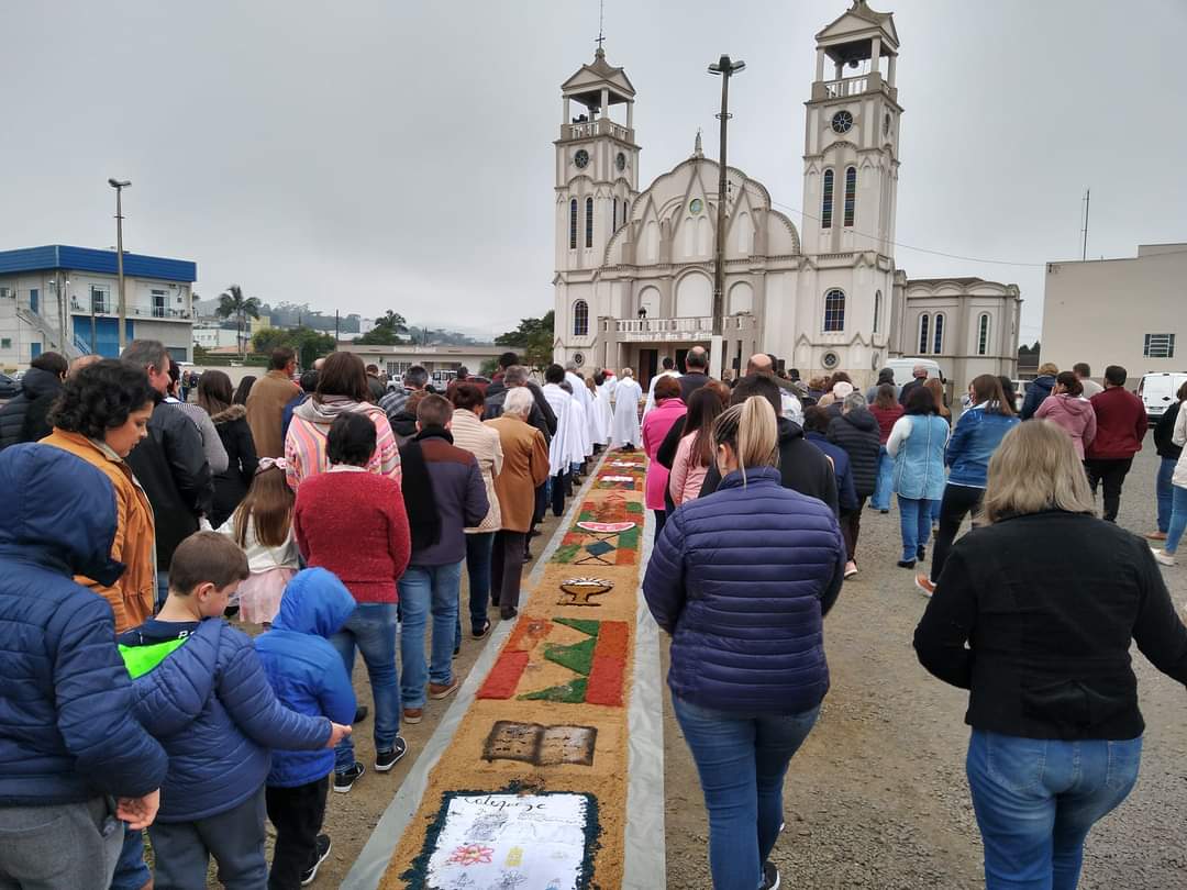 Corpus Christi reúne centenas de pessoas em Pouso Redondo e Taió