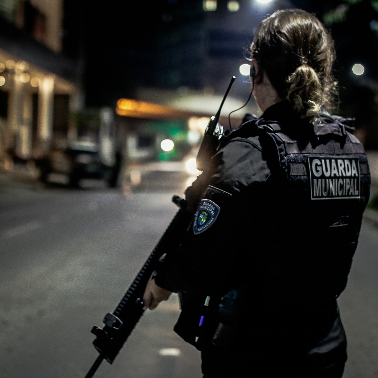 Guarda Municipal presta auxílio à mulher ameaçada por companheiro com faca, em Rio do Sul