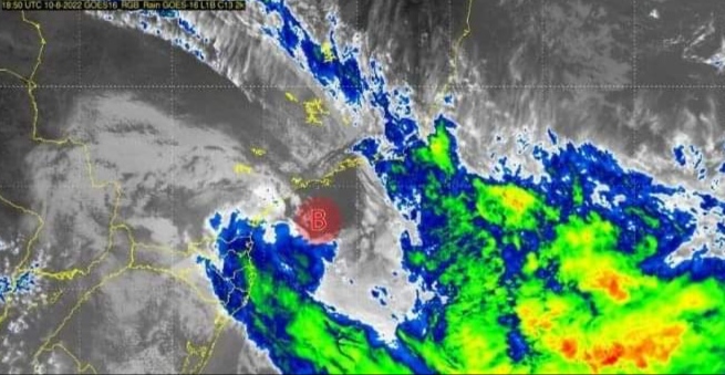Ciclone extratropical se afasta de Santa Catarina; intensa massa de ar fria deve intensificar