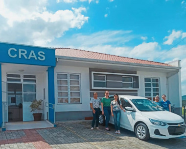 Secretaria de Assistência Social de Taió entrega carro para o atendimento do CRAS