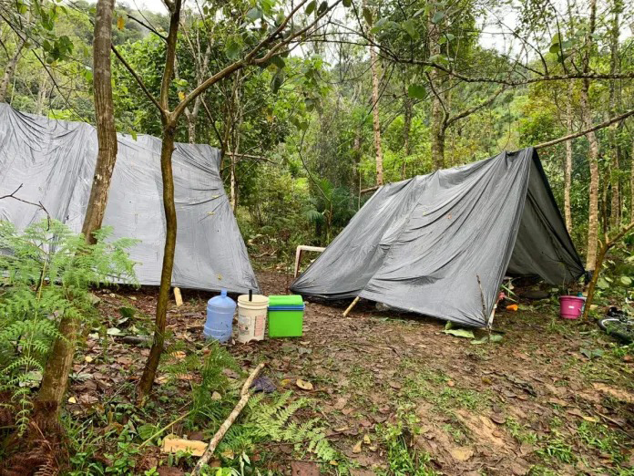 Famílias indígenas ocupam área de treinamento do Exército em Blumenau