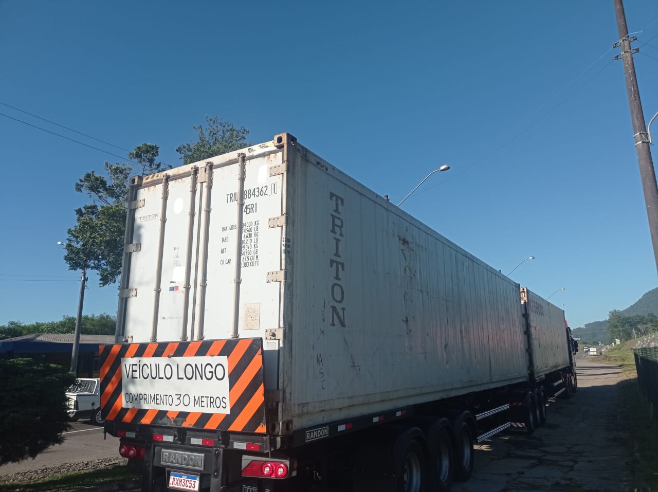 Caminhão é flagrado com excesso de peso na Serra de Ibirama