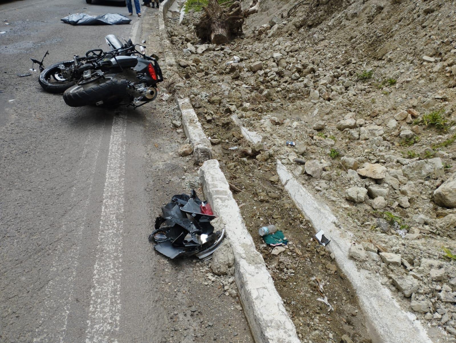 Motociclista morre após colidir em caminhão na BR-470, em Pouso Redondo