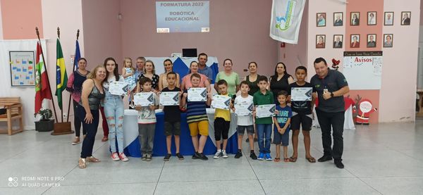 Alunos de robótica da Casa da Cultura de Rio do Campo recebem certificado