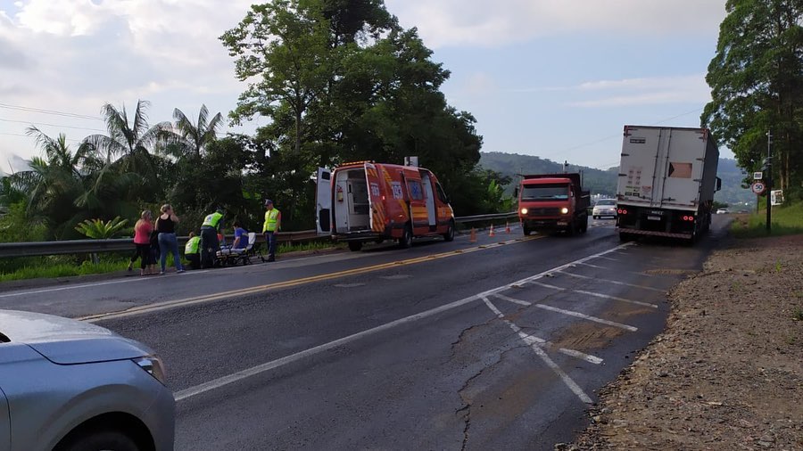 Motociclista Sofre Queda Na Br 470 Em Rio Do Sul Rede Web Tv