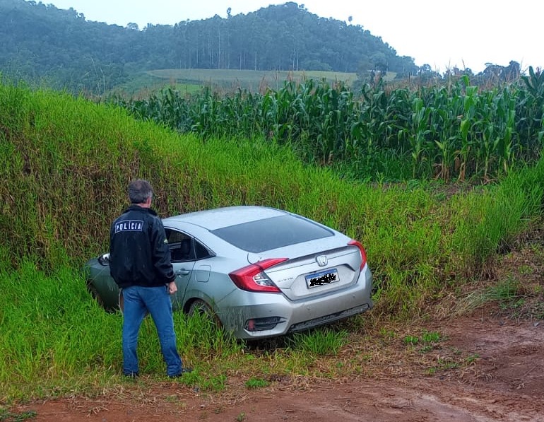 Polícia Civil de Laurentino recupera veículo roubado