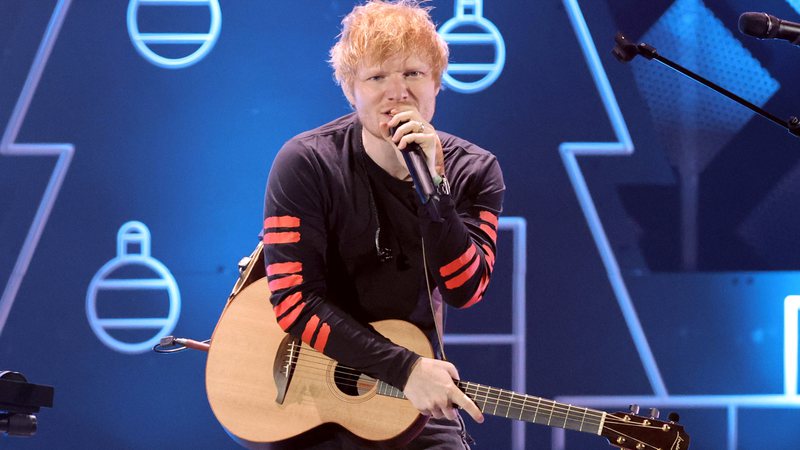 Ed Sheeran bate Coldplay como artista que mais vendeu ingressos em 2022
