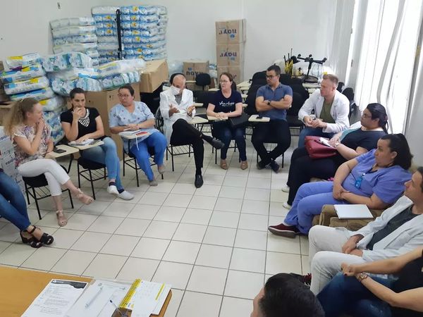 Aconteceu hoje (20) reunião com médicos e equipe de enfermagem do Município de Pouso Redondo