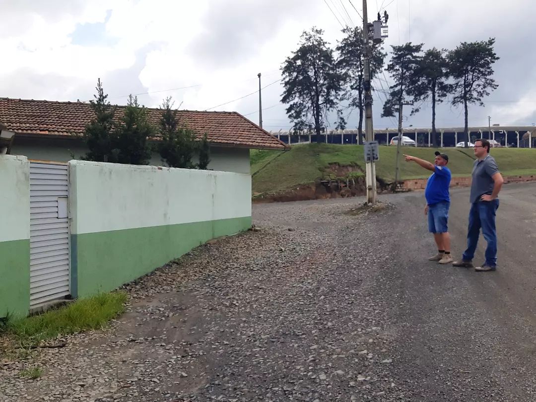 Prefeito e diretor de Obras de Pouso Redondo visitam localidades e tratam de demandas dos moradores