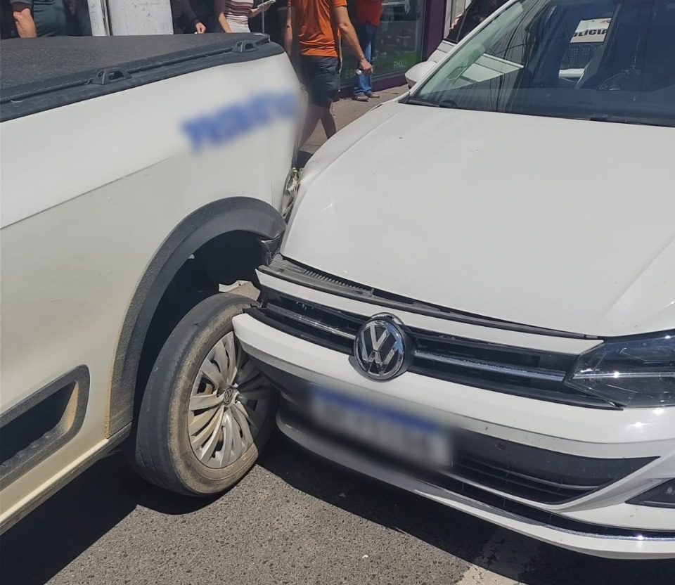 Motorista sofre crise convulsiva e colide em veículo estacionado em Ituporanga