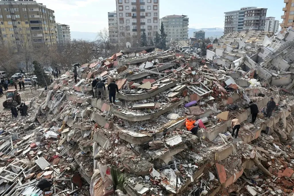 Mortos no terremoto que atingiu Turquia e Síria passam dos 35 mil