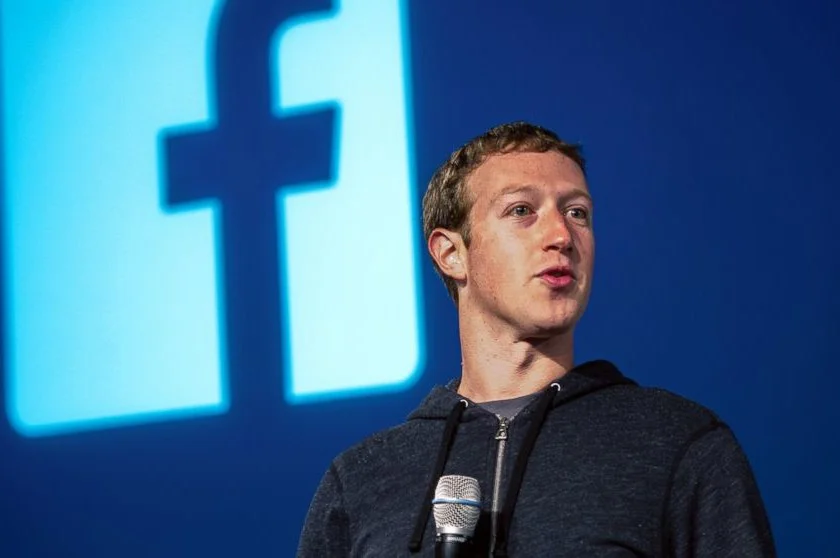 Aos 20 anos, Facebook volta aos altos lucros e busca ‘likes’ dos jovens para superar turbulências e se manter no topo
