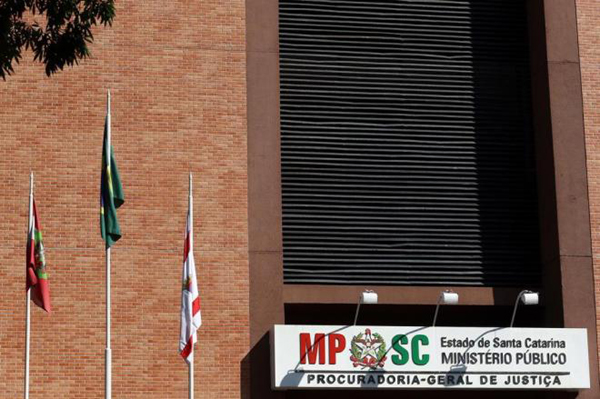 MPSC apresenta denúncia contra mulher que teria matado o namorado por atropelamento em SC