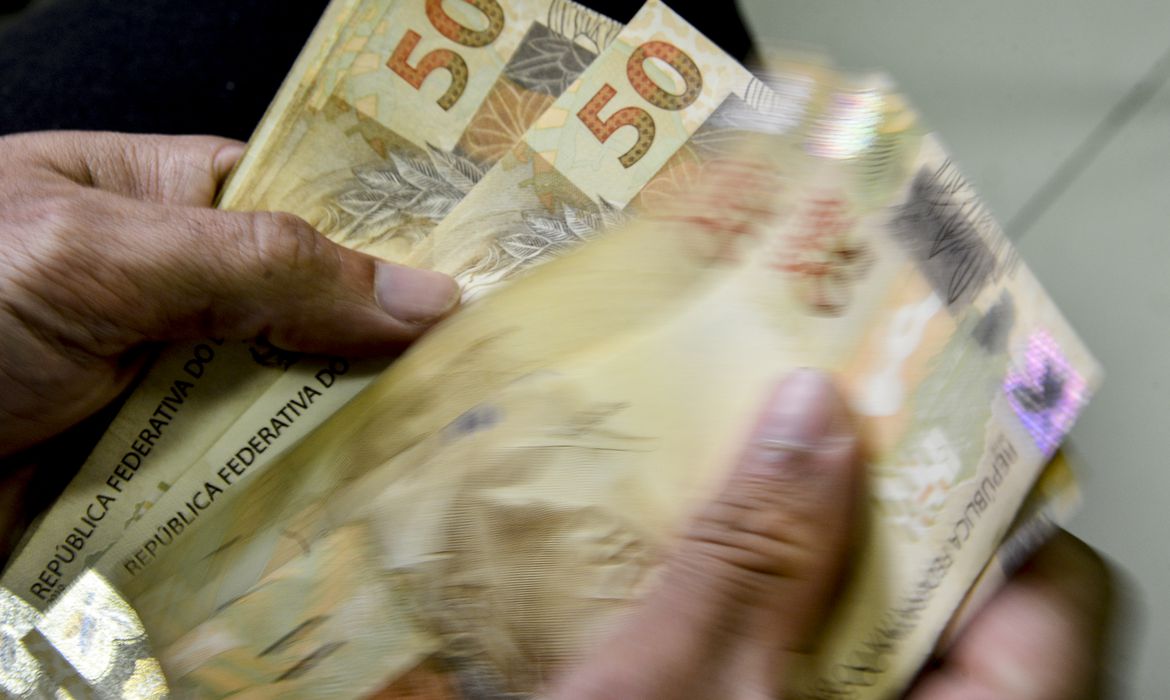 Dinheiro esquecido pelos brasileiros em bancos ultrapassa R$ 7 bilhões não devolvidos