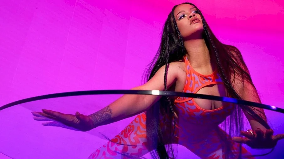 Rihanna se tornou a artista mais ouvida da história do Spotify