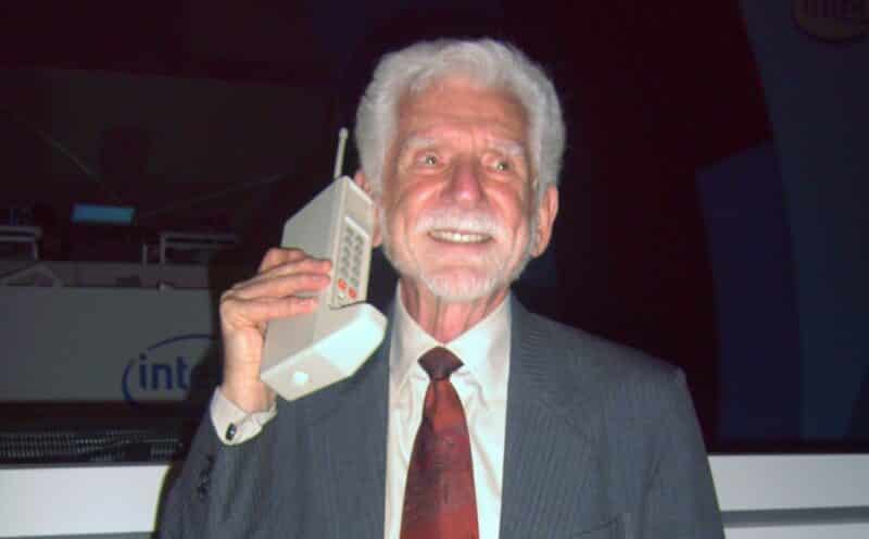 DynaTAC 8000x: primeiro celular da história completa 50 anos