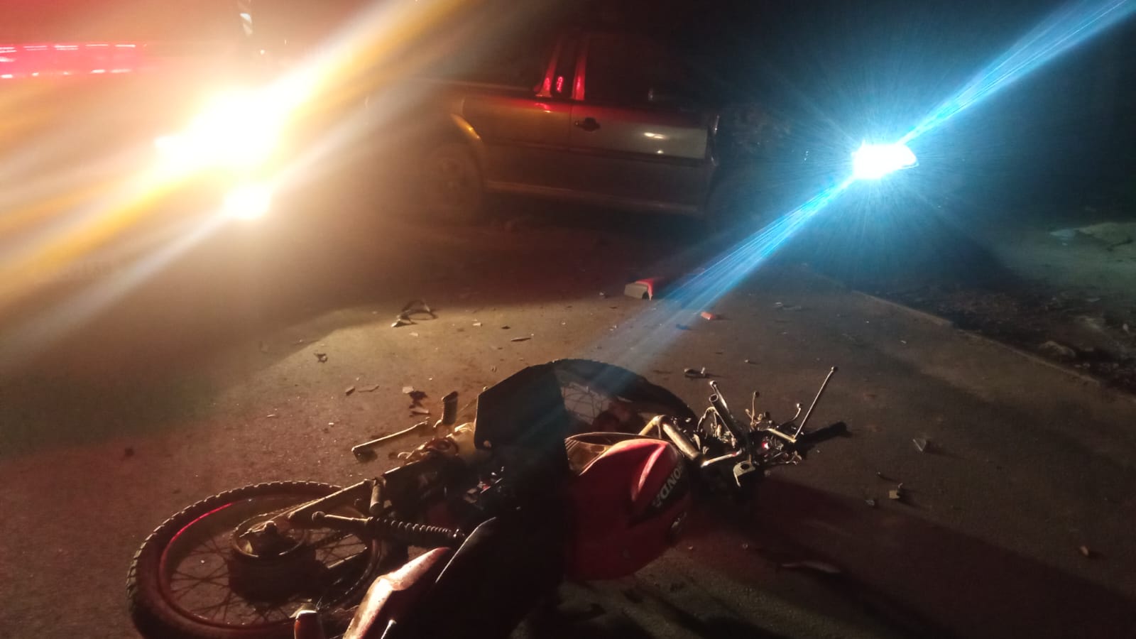 Grave acidente é registrado entre carro e moto no Alto Vale