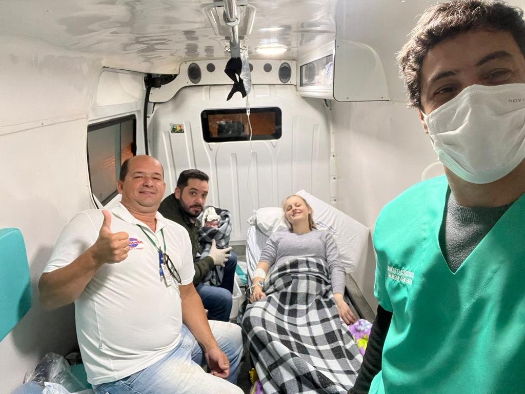 No dia das Mães, equipe do Hospital de Vitor Meireles realiza parto dentro da ambulância