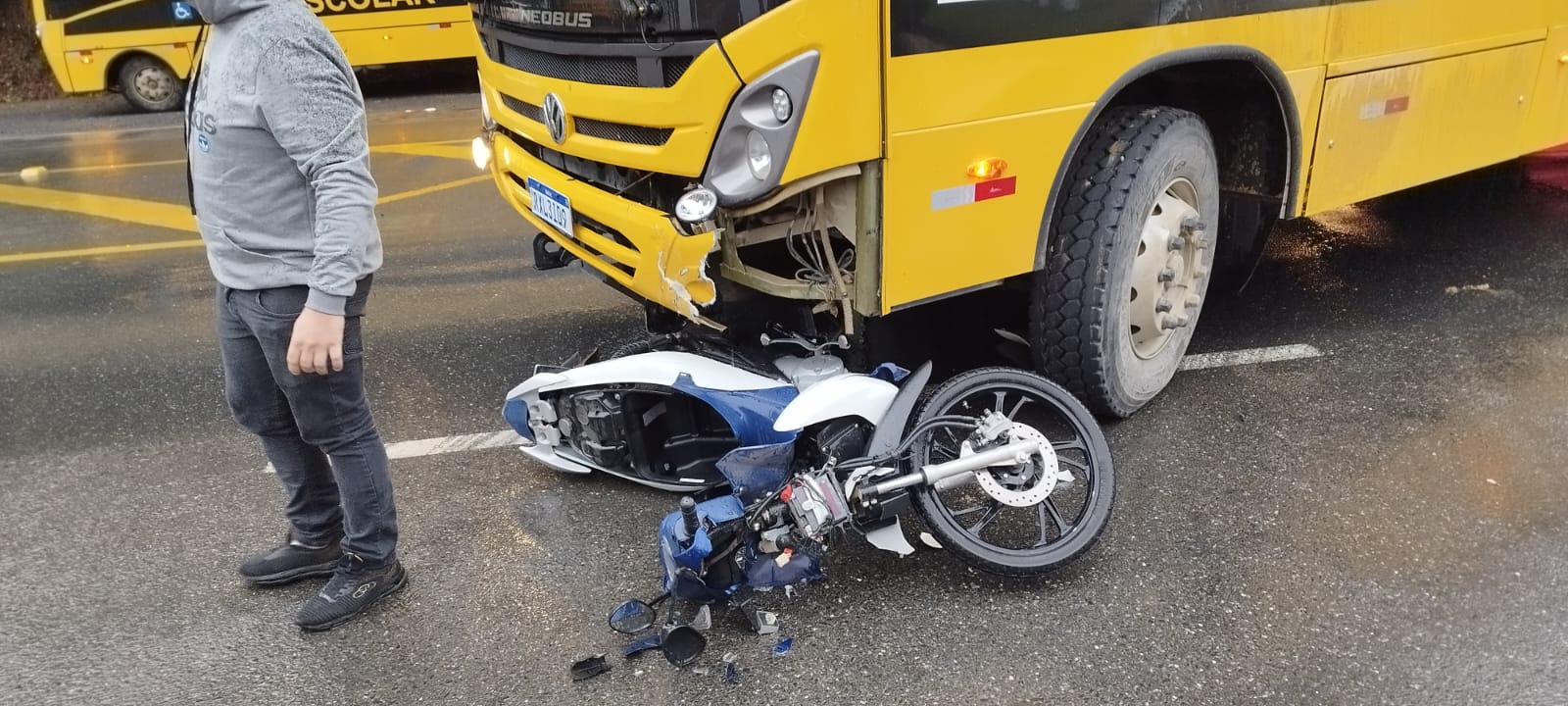 Motociclista fica gravemente ferida após acidente na SC-350 em Aurora