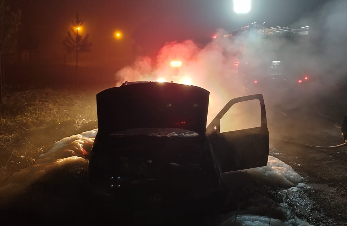 Popular salva motorista após carro pegar fogo, em Ituporanga