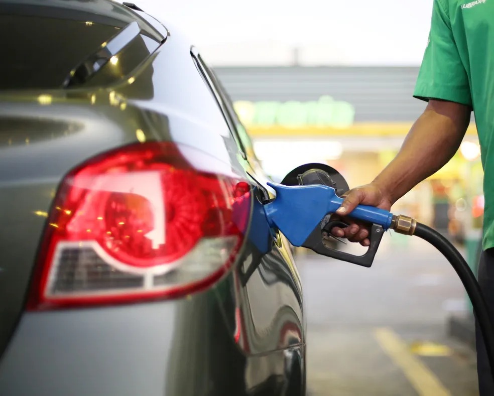 Preço da gasolina vai subir R$ 0,22 com aumento de impostos federais a partir de julho