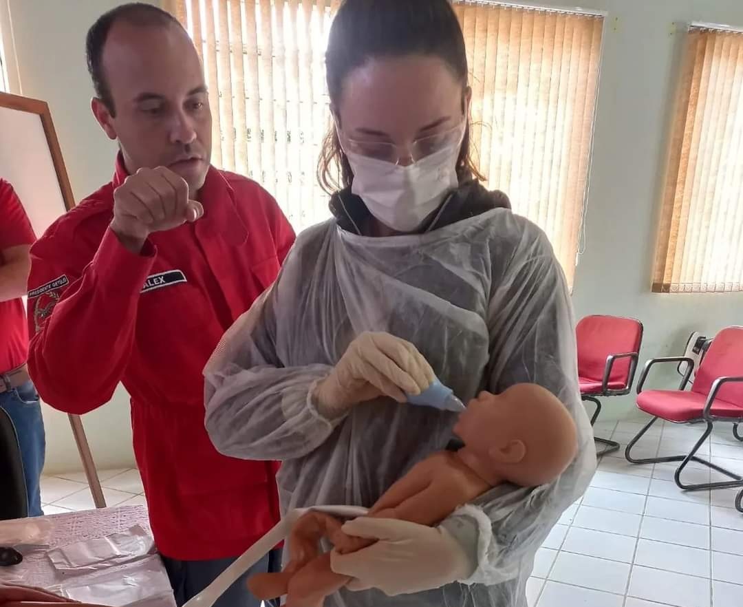 Bombeiros voluntários de Vitor Meireles recebem capacitação em parto emergencial